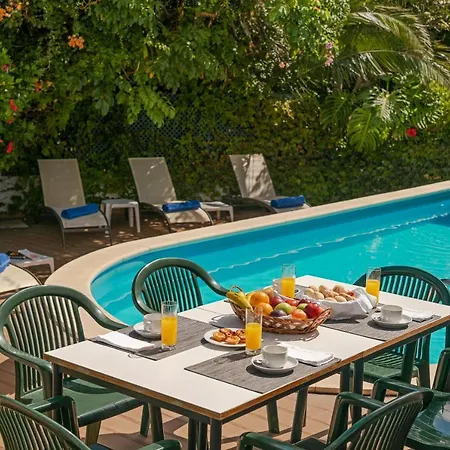 Amelia Villa Caniço